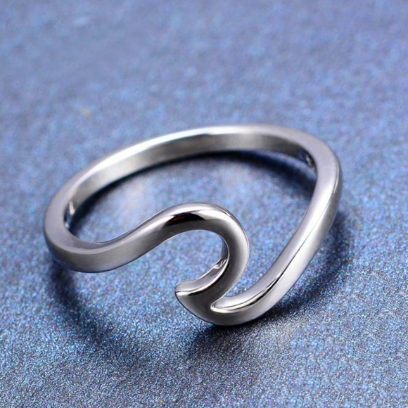 Minimalist Silver Plated Wave Summer Ring - Picture 4 of 5